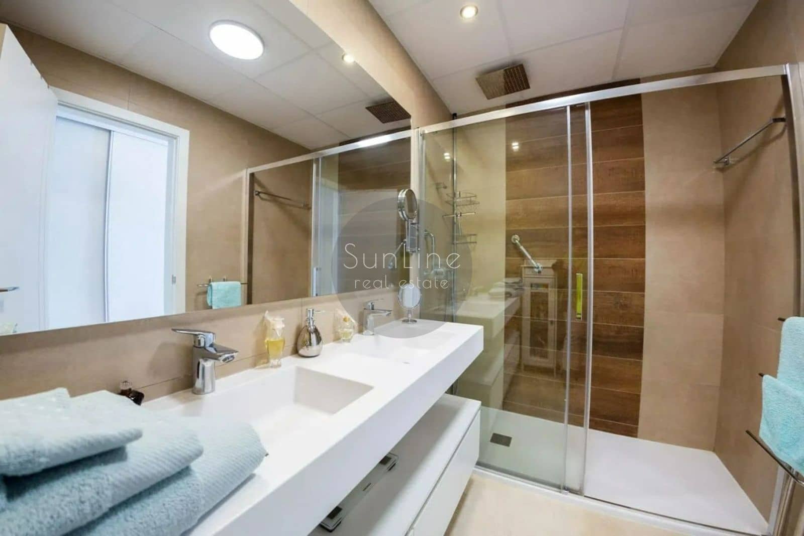 3 chambre Appartement à vendre à Benidorm avec piscine garage - 1 150 000 € (Ref: 10175301)