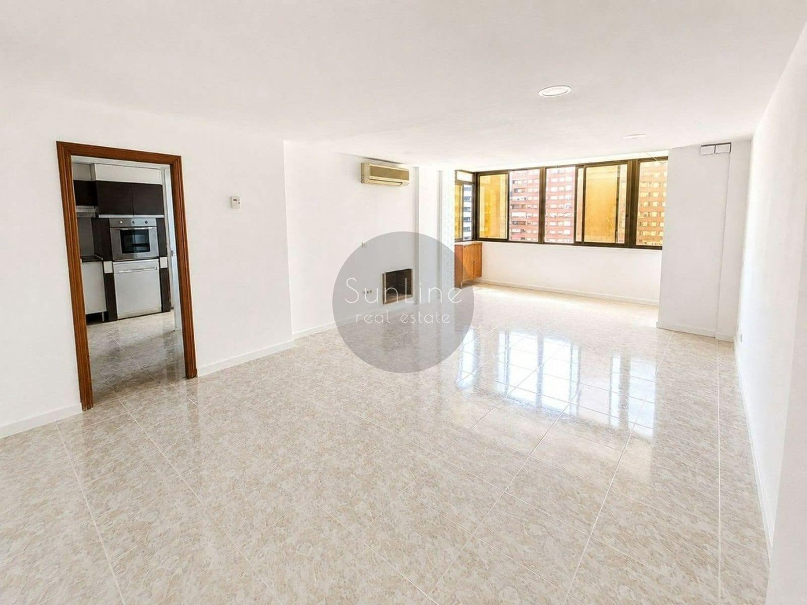 4 soveværelse Lejlighed til leje i Valencia by med garage - € 1.800 (Ref: 10175306)