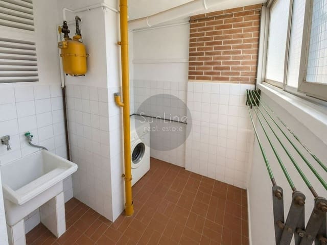 4 slaapkamer Flat te huur in Algiros, Valencia stad met garage - € 1.800 (Ref: 10175306)