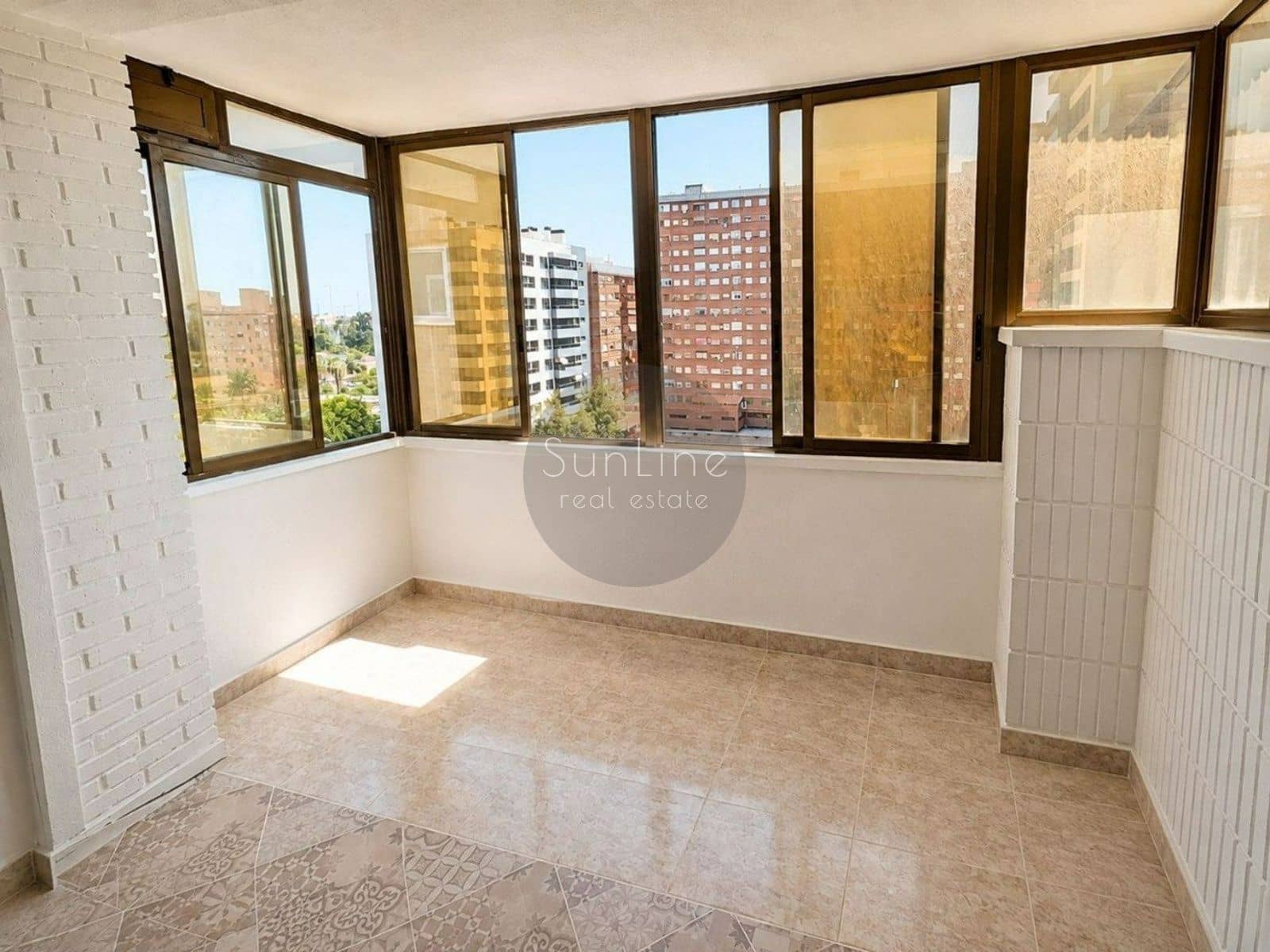 4 soveværelse Lejlighed til leje i Valencia by med garage - € 1.800 (Ref: 10175306)