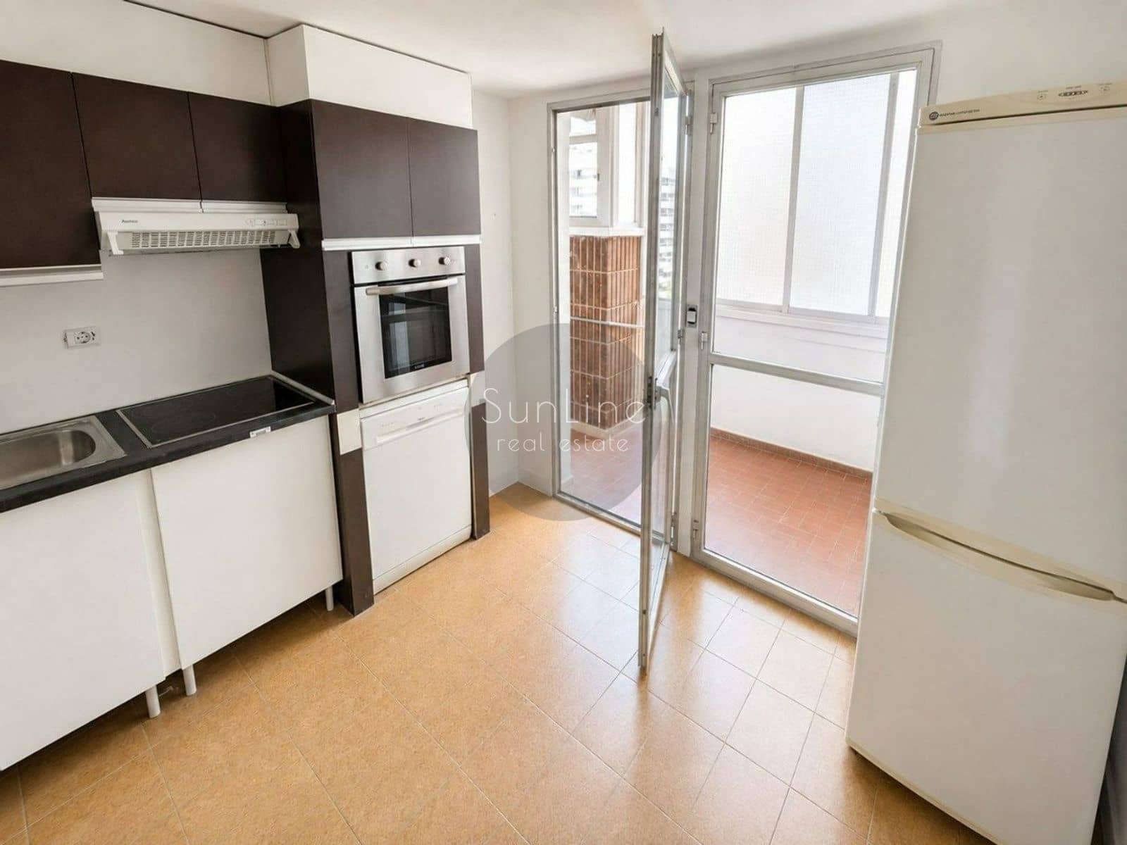 4 soveværelse Lejlighed til leje i Valencia by med garage - € 1.800 (Ref: 10175306)