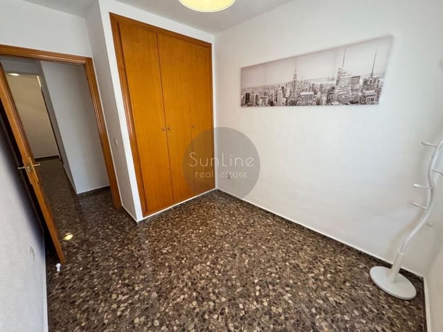 4 sypialnia Mieszkanie do wynajęcia w Benicalap, Miasto Walencja z basenem garażem - 1 695 € (Ref: 10175307)
