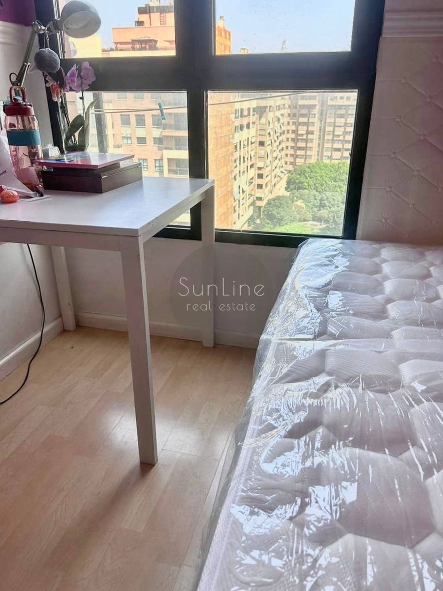 3 Zimmer Wohnung zu vermieten in Valencia Stadt mit Pool Garage - 2.700 € (Ref: 10175310)