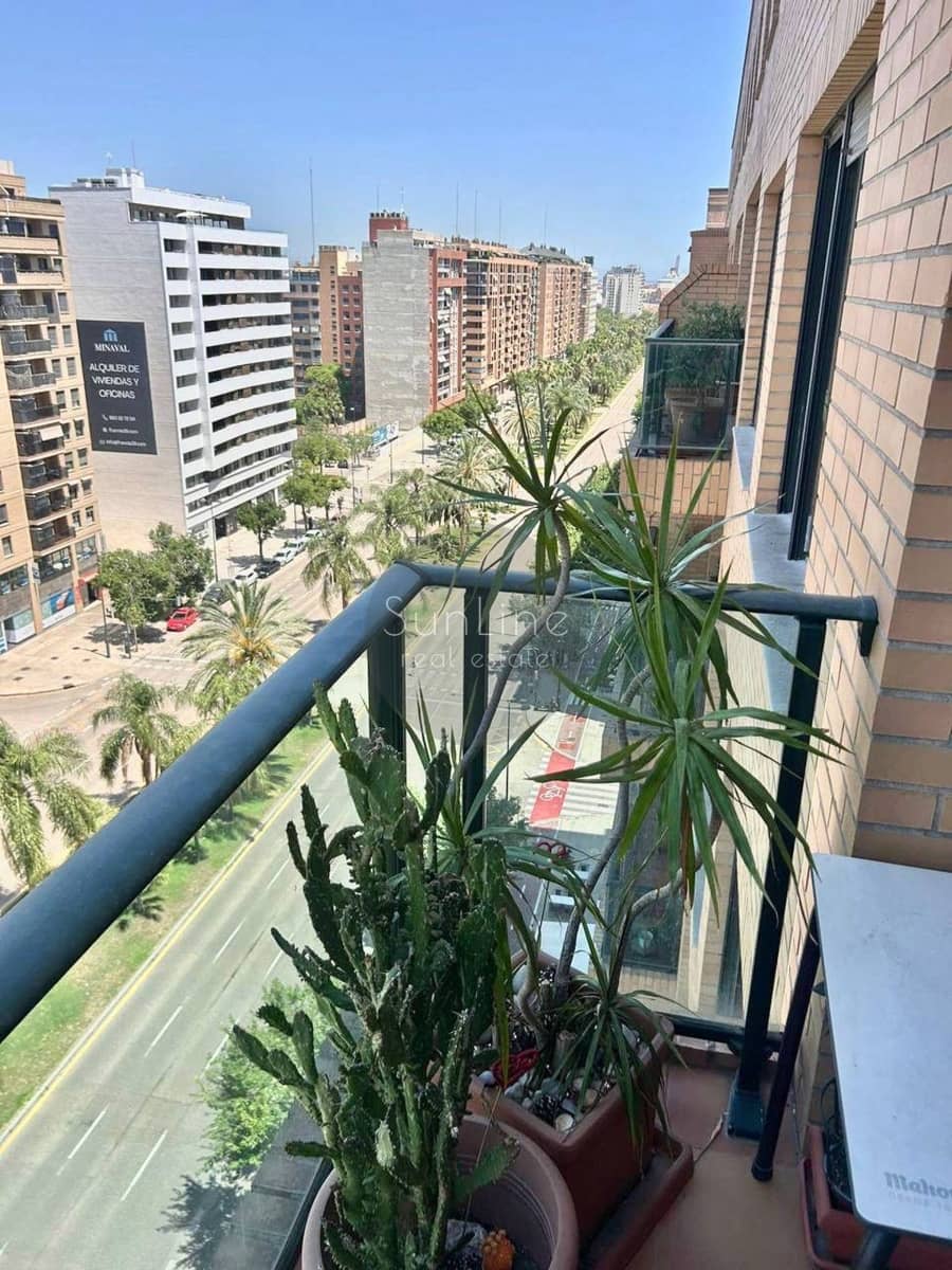 3 Zimmer Wohnung zu vermieten in Valencia Stadt mit Pool Garage - 2.700 € (Ref: 10175310)