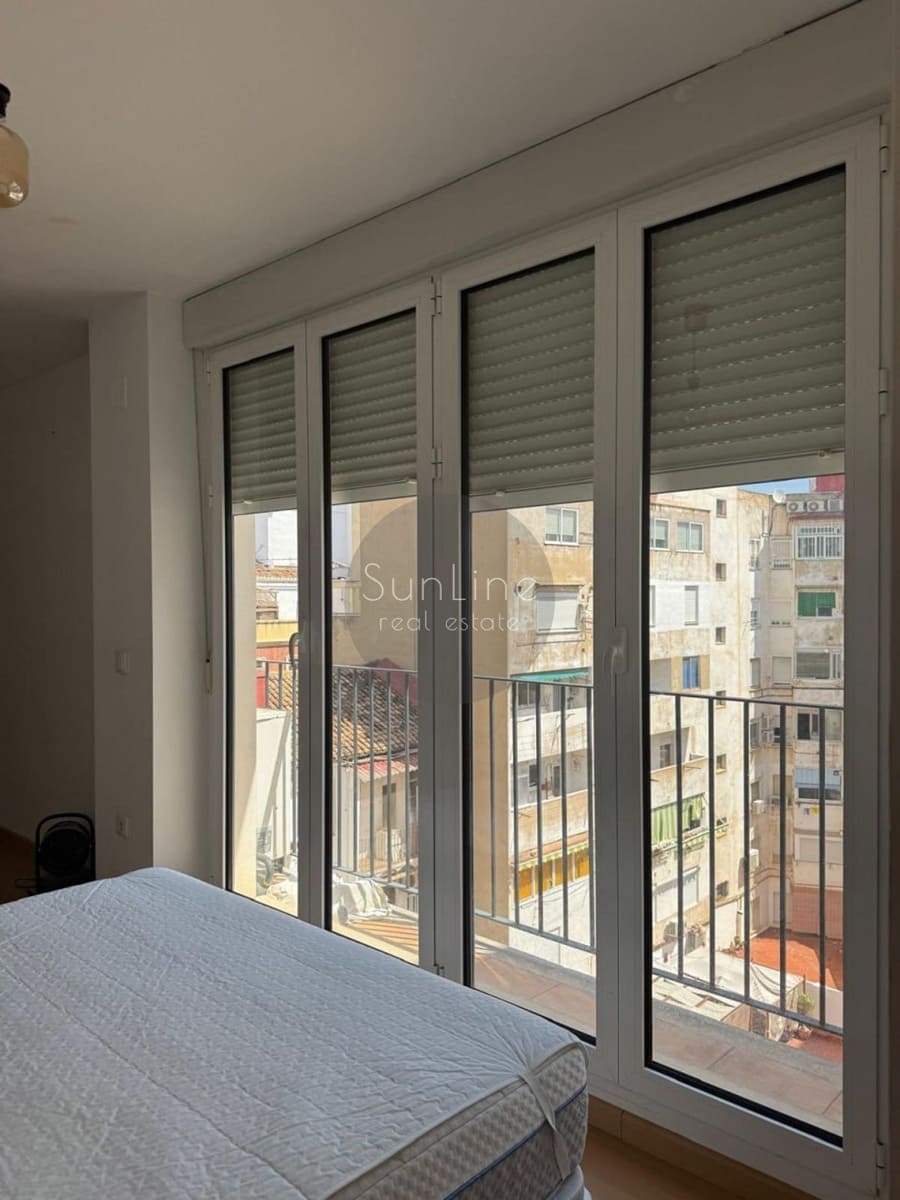 2 quarto Apartamento para arrendar em Valencia cidade - 2 000 € (Ref: 10175312)