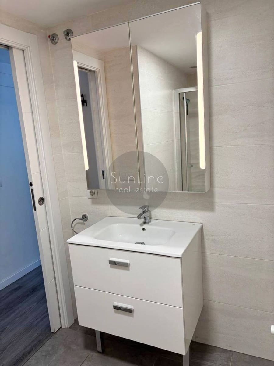 2 soveværelse Penthouse til leje i Valencia by med swimmingpool - € 1.650 (Ref: 10175314)
