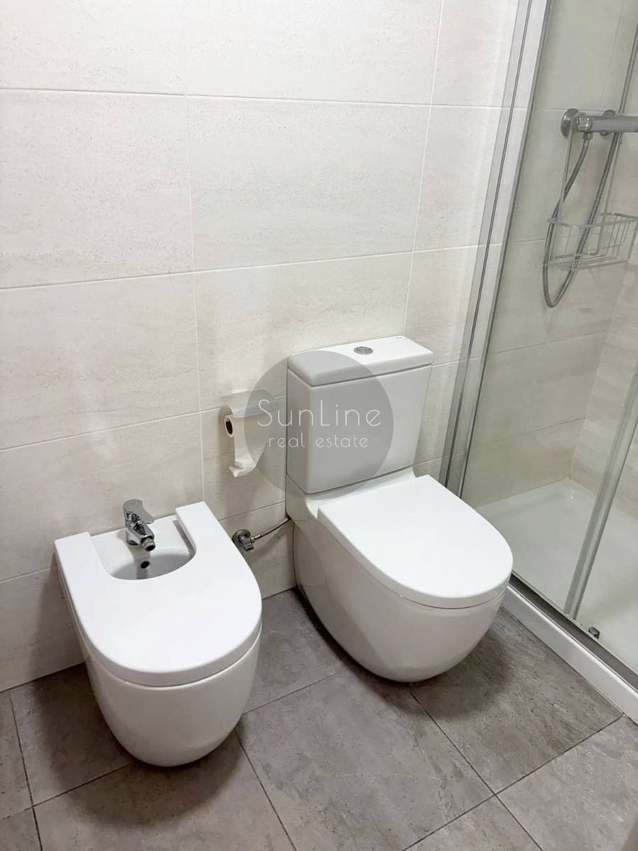 2 soveværelse Penthouse til leje i Valencia by med swimmingpool - € 1.650 (Ref: 10175314)