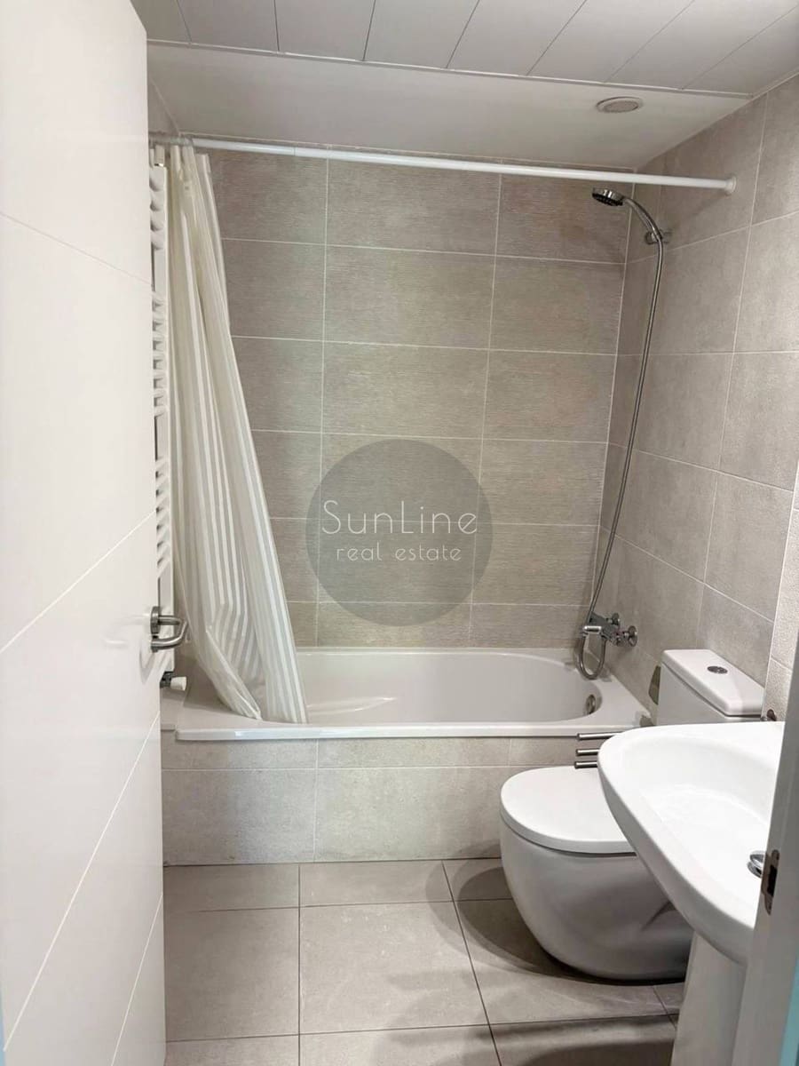 2 soveværelse Penthouse til leje i Valencia by med swimmingpool - € 1.650 (Ref: 10175314)