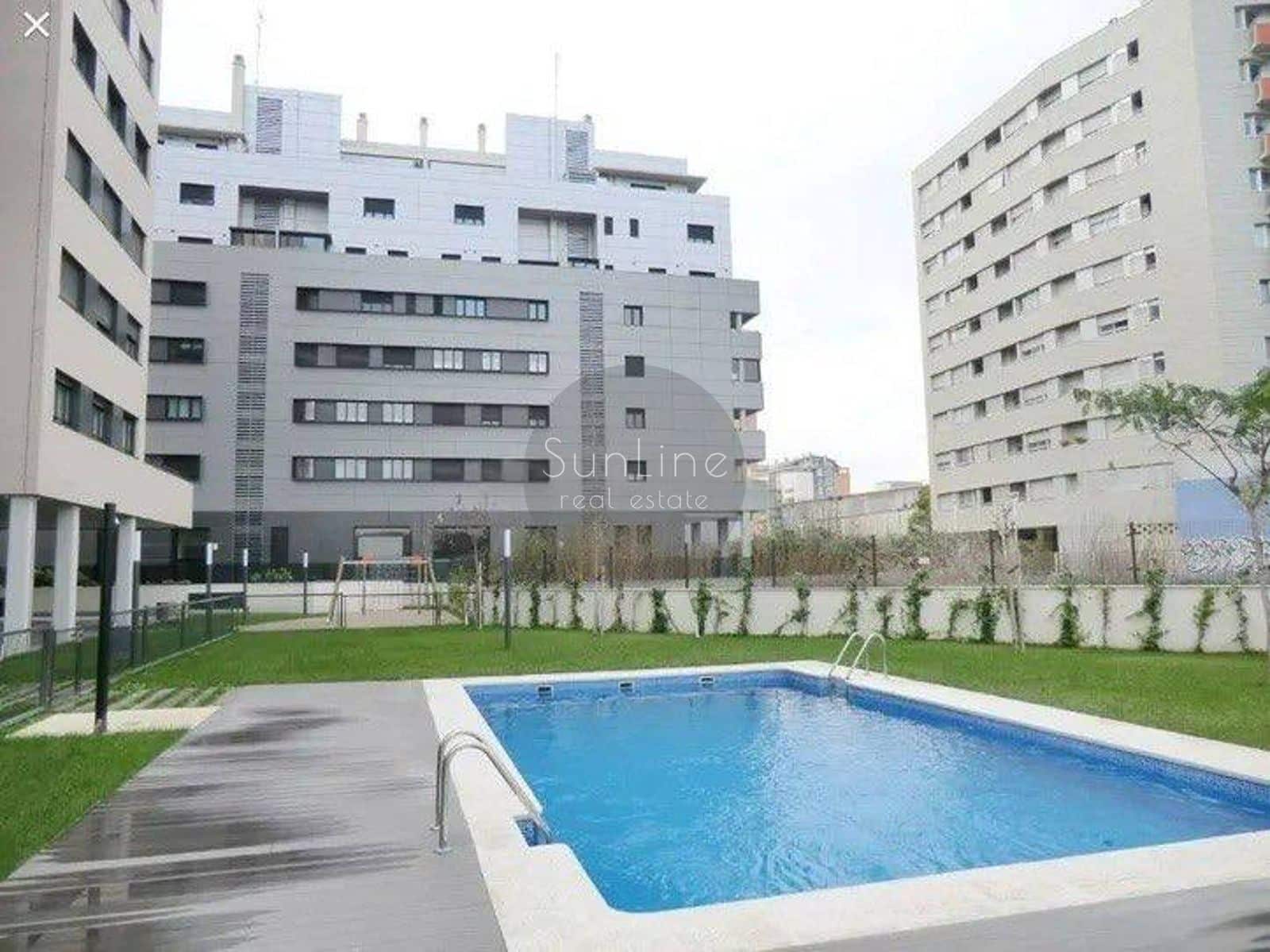 2 soveværelse Penthouse til leje i Valencia by med swimmingpool - € 1.650 (Ref: 10175314)