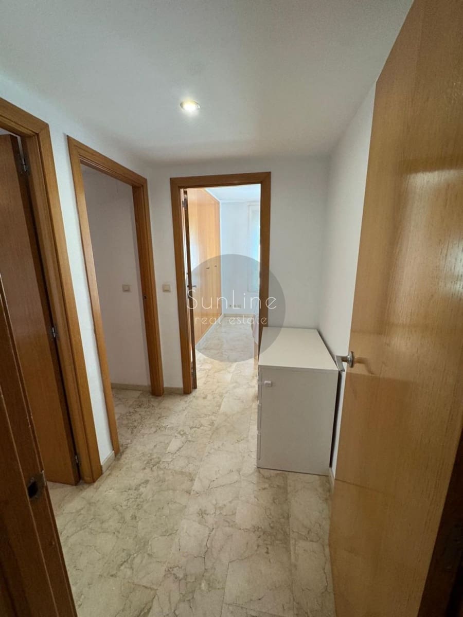 3 soverom Leilighet til leie i Valencia by med svømmebasseng garasje - € 2 095 (Ref: 10175320)