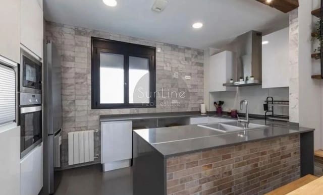 4 slaapkamer Huis te koop in Benicalap, Valencia stad met zwembad garage - € 865.000 (Ref: 10175322)