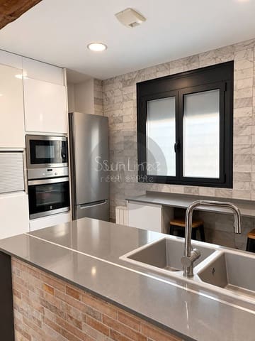 4 soveværelse Byhus til salg i Benicalap, Valencia by med swimmingpool garage - € 865.000 (Ref: 10175322)