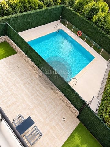 4 soveværelse Byhus til salg i Benicalap, Valencia by med swimmingpool garage - € 865.000 (Ref: 10175322)