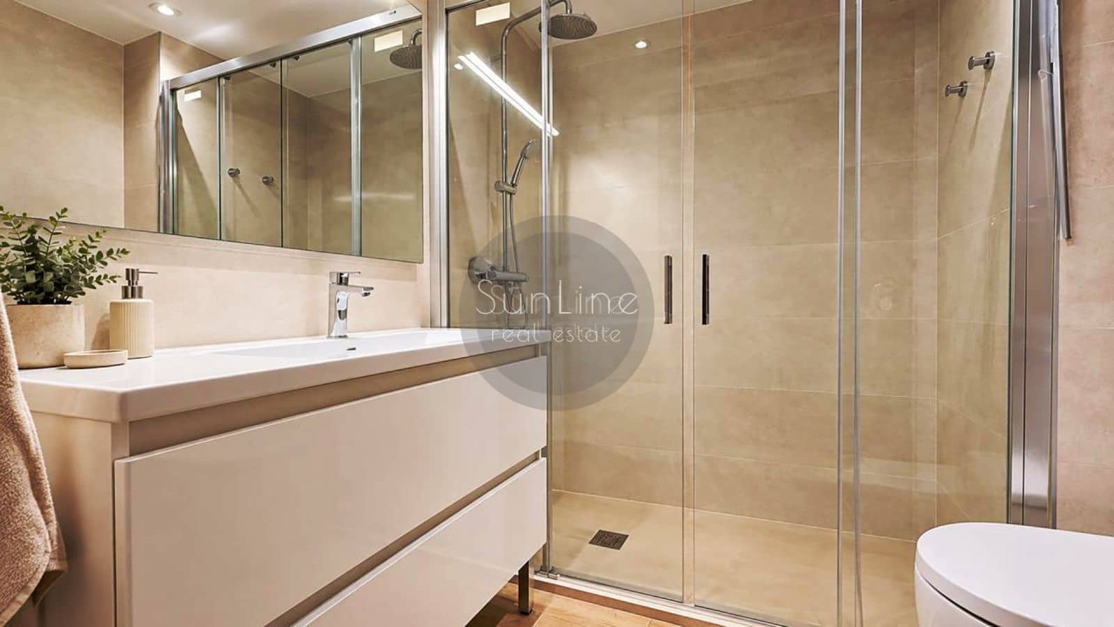 Piso de 4 habitaciones en València ciudad en venta con piscina garaje - 770.000 € (Ref: 10175324)