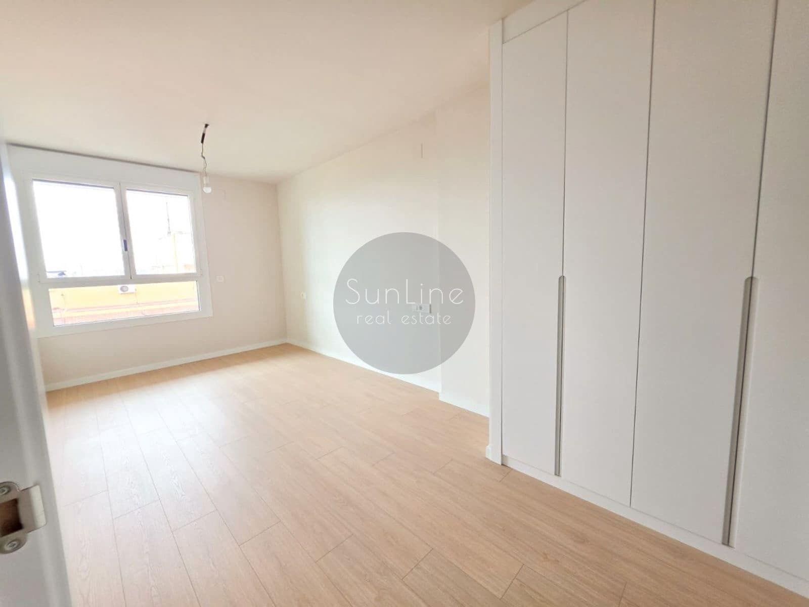 2 bedroom Flat for rent in Valencia city with pool garage - € 2,400 (Ref: 10175326)