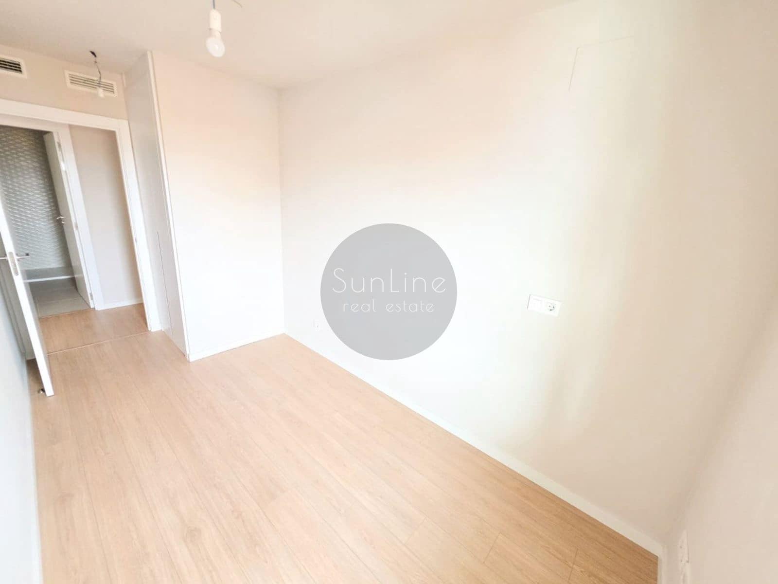 2 bedroom Flat for rent in Valencia city with pool garage - € 2,400 (Ref: 10175326)