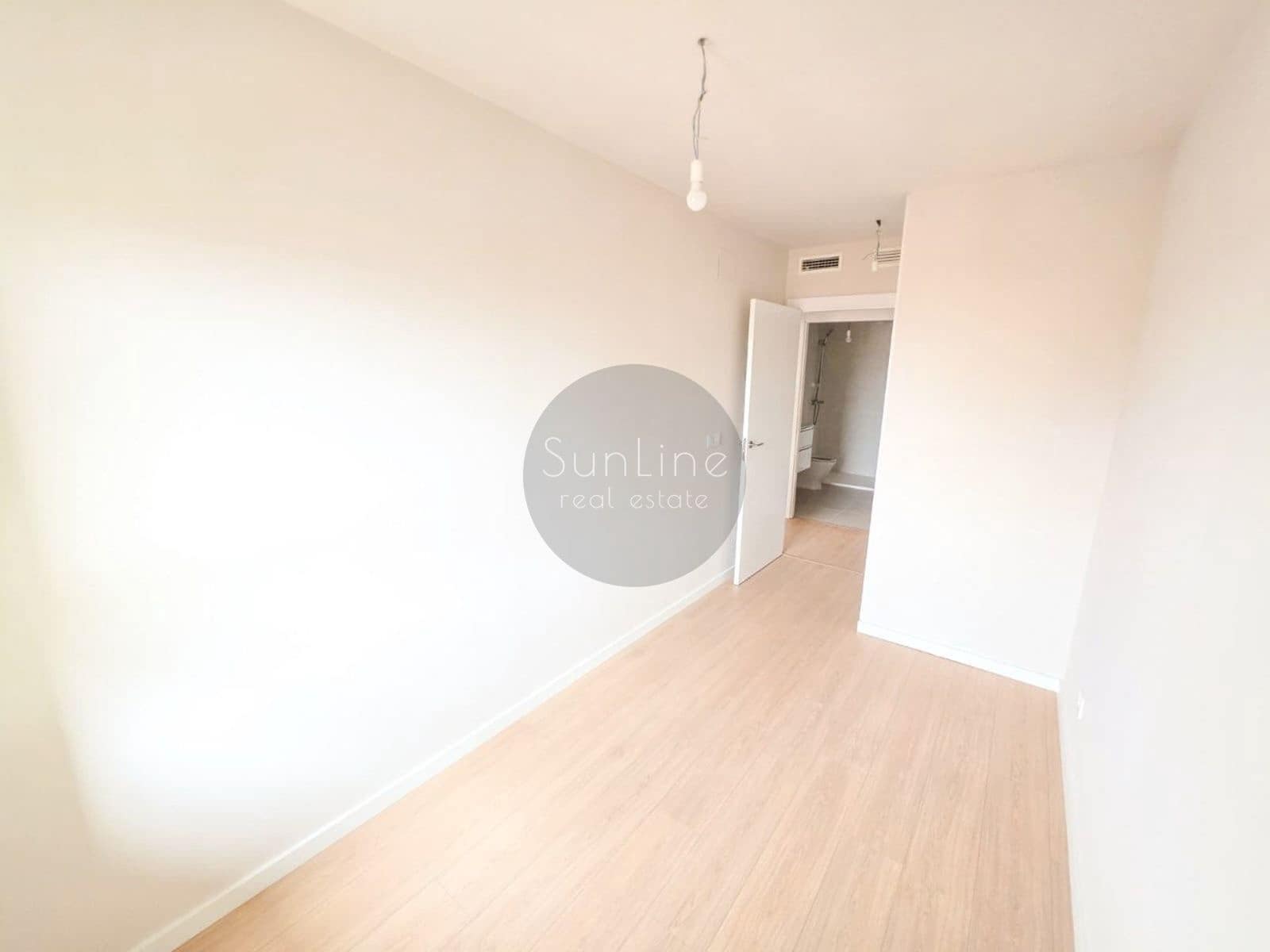 2 bedroom Flat for rent in Valencia city with pool garage - € 2,400 (Ref: 10175326)
