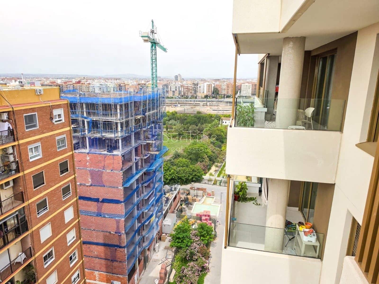 2 bedroom Flat for rent in Valencia city with pool garage - € 2,400 (Ref: 10175326)