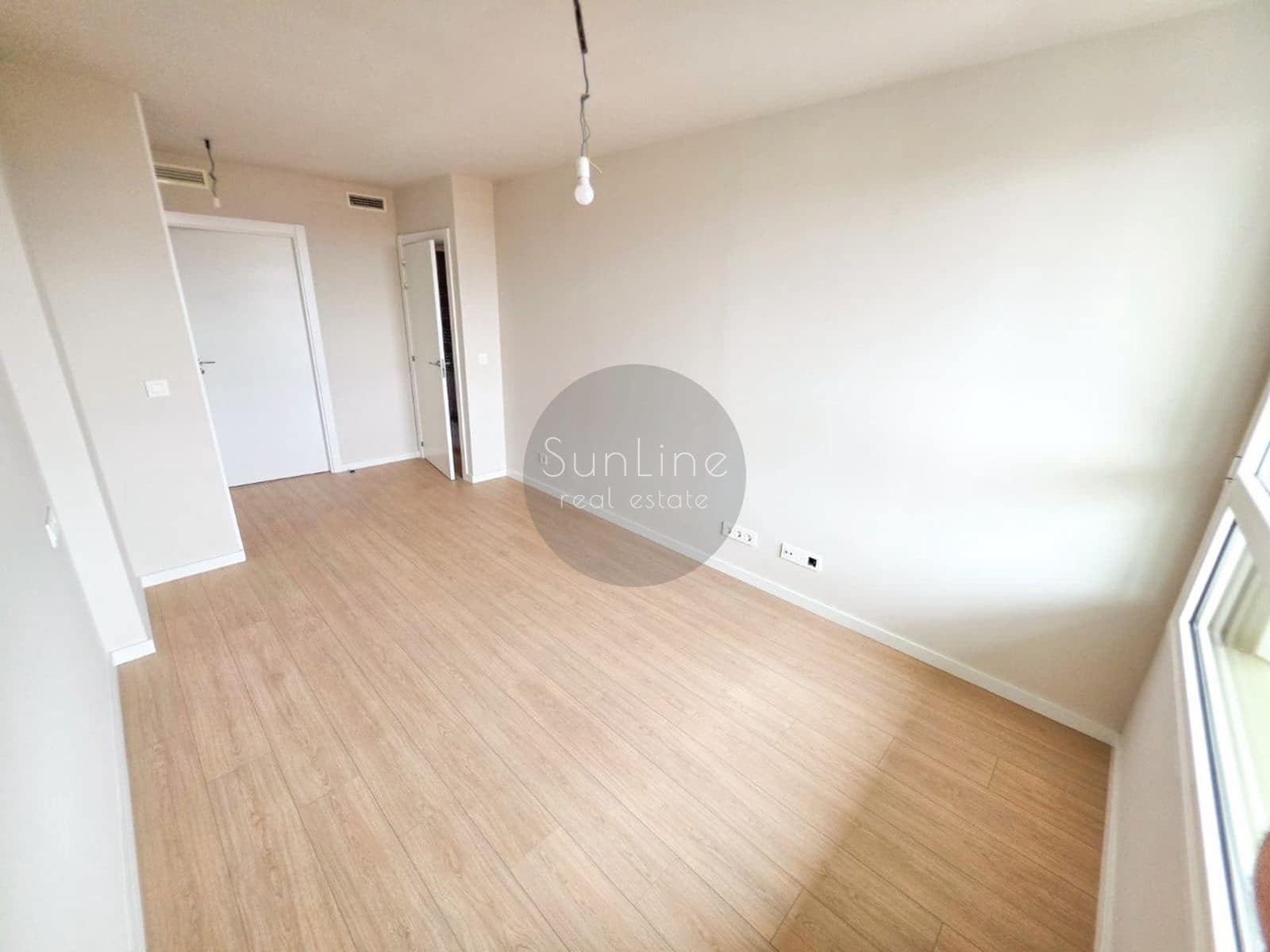 2 bedroom Flat for rent in Valencia city with pool garage - € 2,400 (Ref: 10175326)