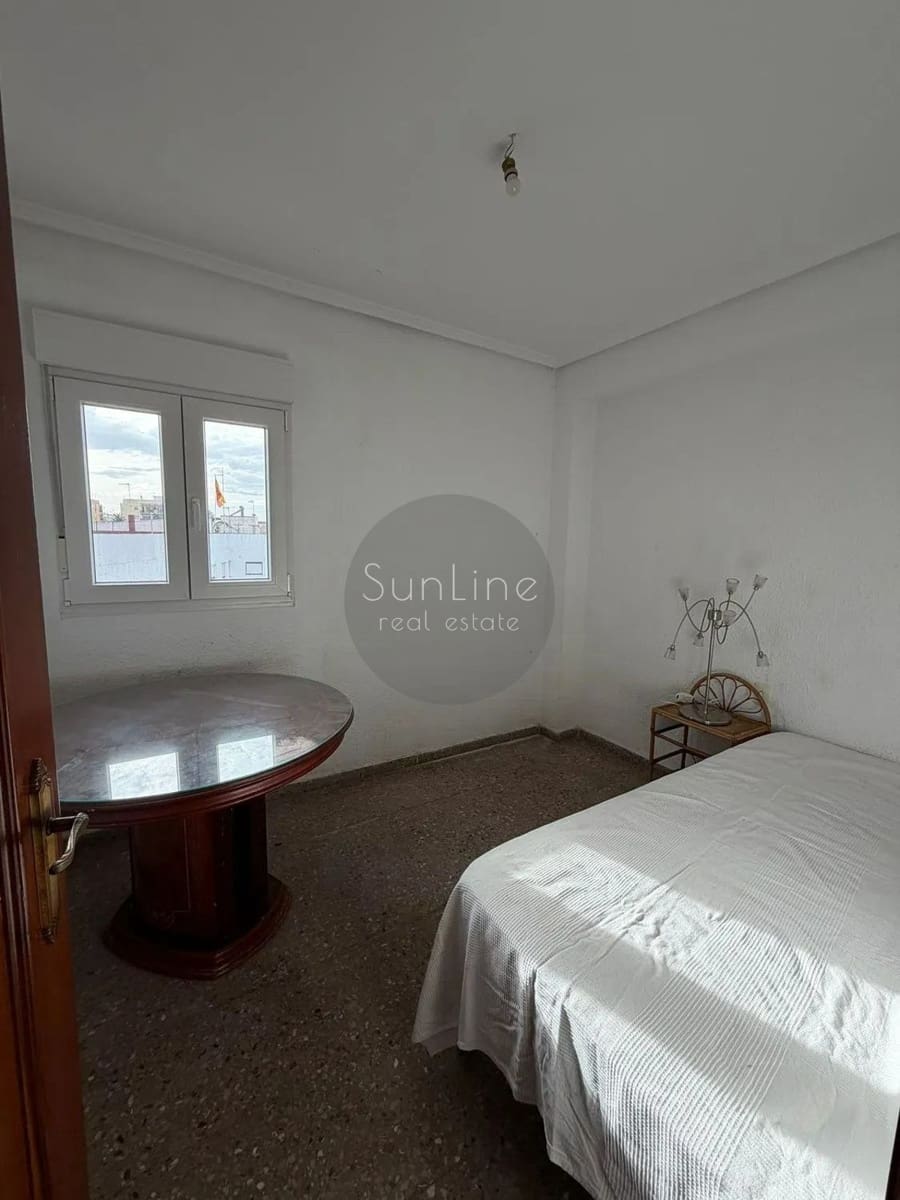 4 bedroom Flat for sale in Quart de Poblet - € 179,000 (Ref: 10175330)