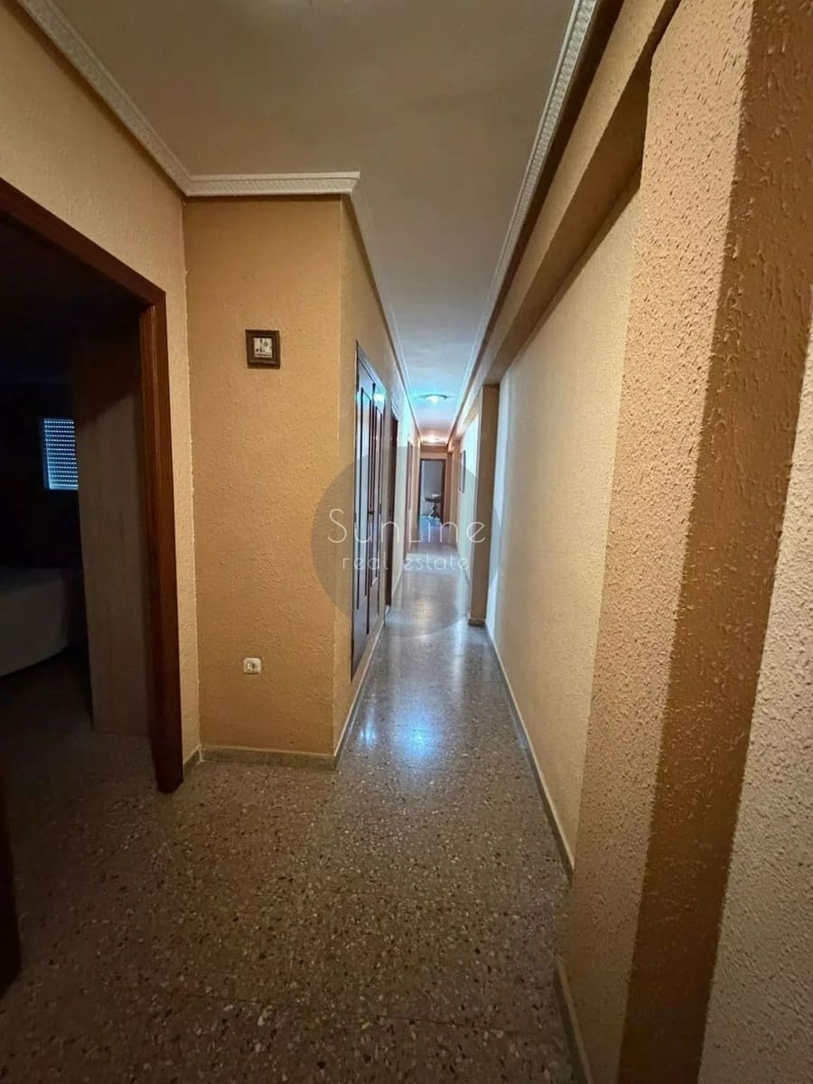 4 bedroom Flat for sale in Quart de Poblet - € 179,000 (Ref: 10175330)
