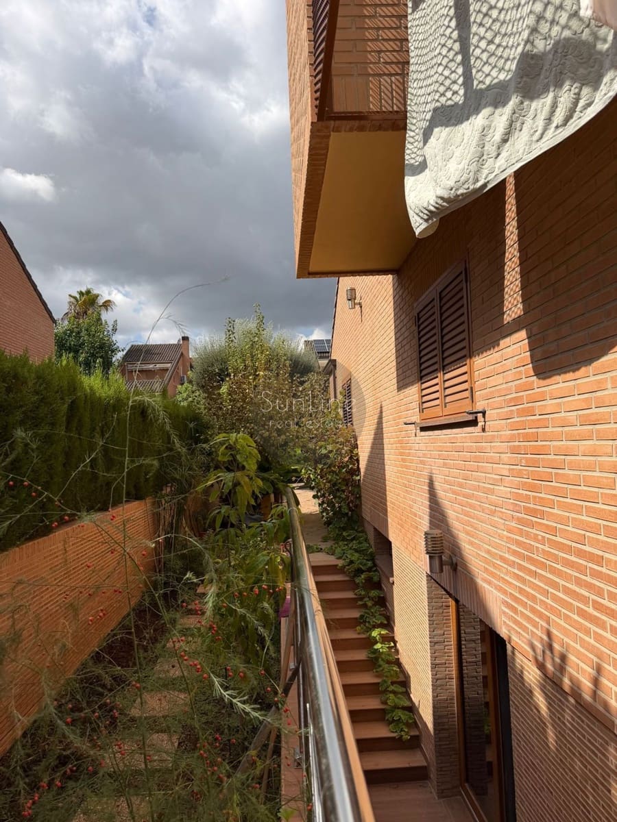 6 quarto Moradia para venda em Betera com piscina garagem - 999 000 € (Ref: 10175333)