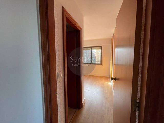 3 quarto Apartamento para arrendar em Valência cidade - 1 400 € (Ref: 10175335)
