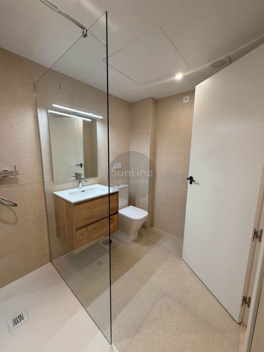 3 Zimmer Wohnung zu vermieten in Valencia Stadt mit Pool - 2.350 € (Ref: 10175336)