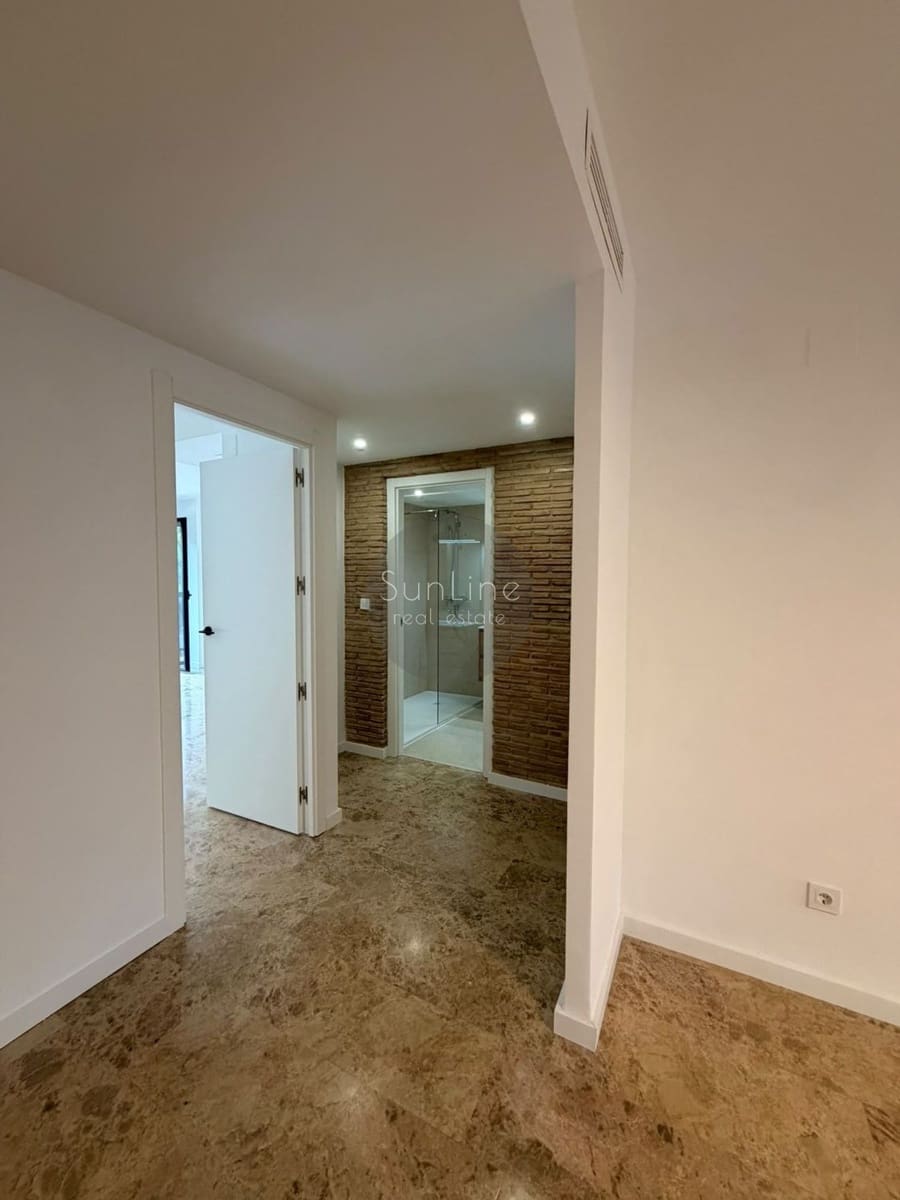 3 Zimmer Wohnung zu vermieten in Valencia Stadt mit Pool - 2.350 € (Ref: 10175336)