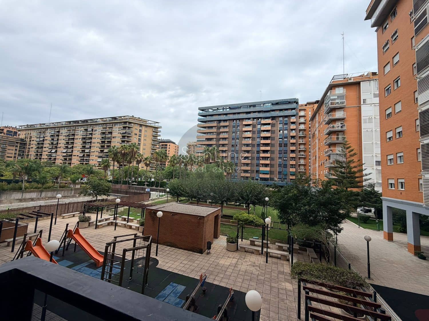 3 Zimmer Wohnung zu vermieten in Valencia Stadt mit Pool - 2.350 € (Ref: 10175336)