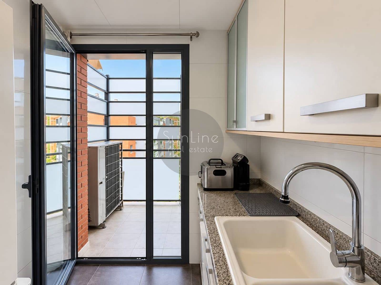 3 soveværelse Lejlighed til salg i Paterna med swimmingpool garage - € 385.000 (Ref: 10175337)