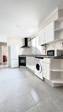 3 quarto Apartamento para arrendar em Quatre Carreres, Valência cidade - 1 300 € (Ref: 10175338)