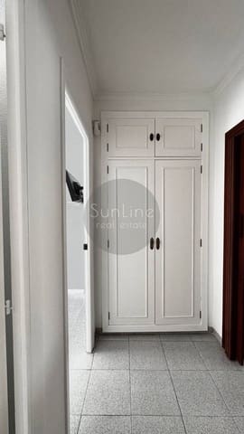 3 quarto Apartamento para arrendar em Quatre Carreres, Valência cidade - 1 300 € (Ref: 10175338)