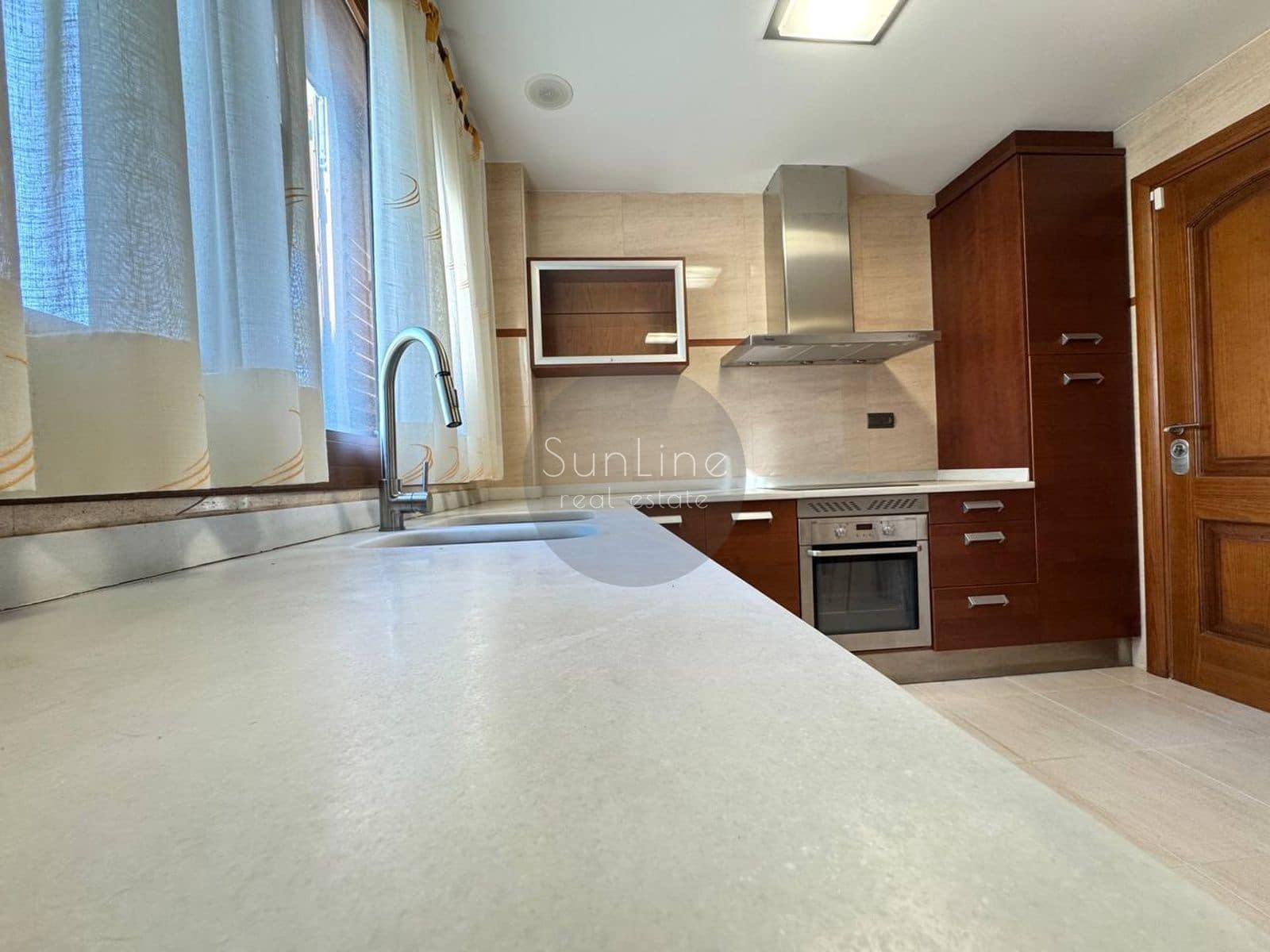 7 soverom Villa til salgs i Torrent med svømmebasseng garasje - € 1 200 000 (Ref: 10175340)