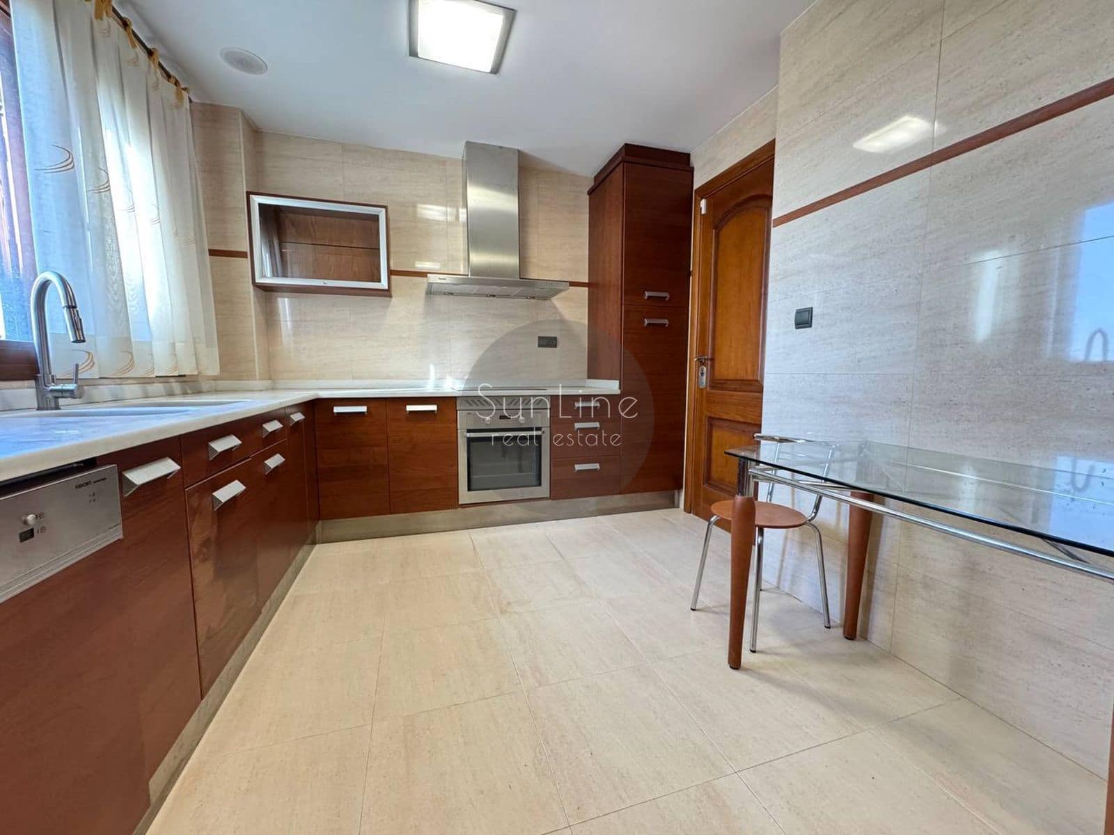 7 soverom Villa til salgs i Torrent med svømmebasseng garasje - € 1 200 000 (Ref: 10175340)