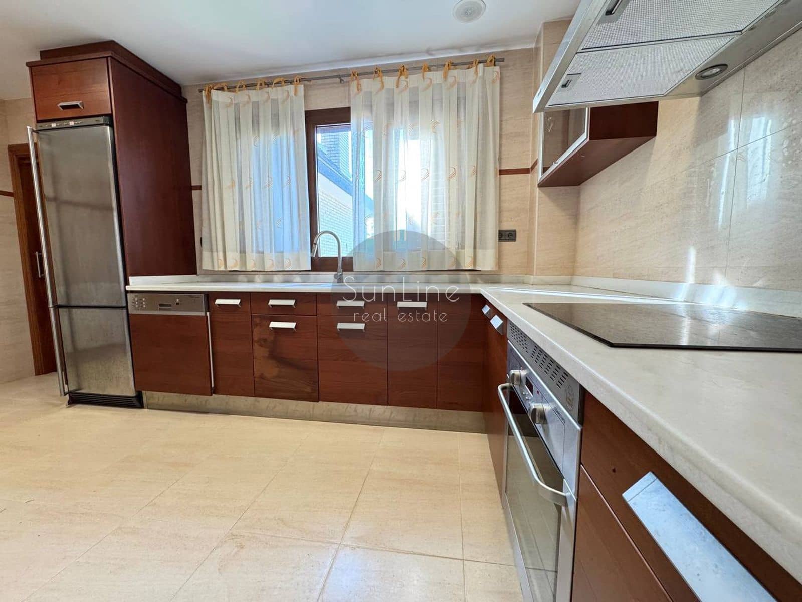 7 soverom Villa til salgs i Torrent med svømmebasseng garasje - € 1 200 000 (Ref: 10175340)