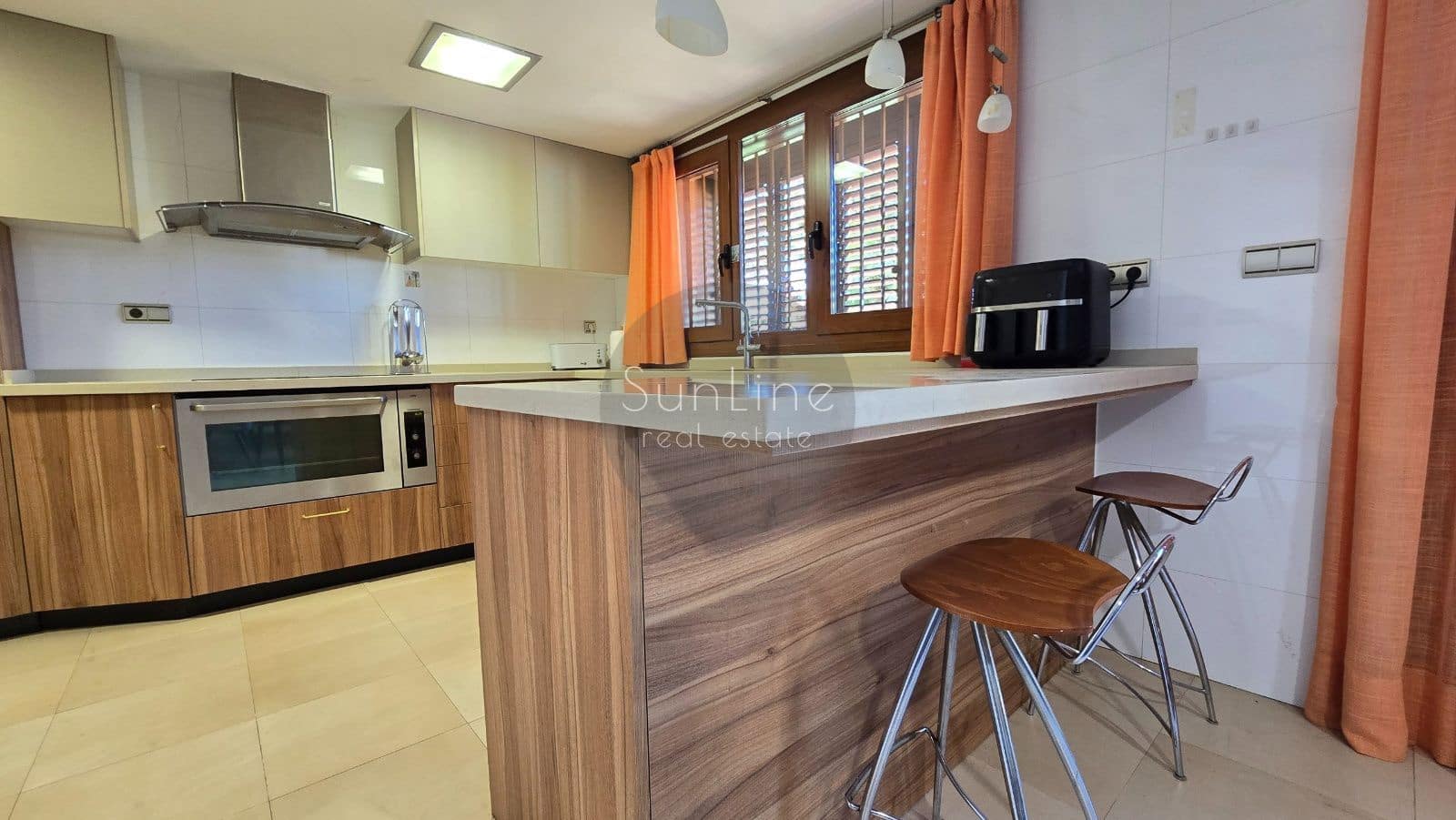 7 soverom Villa til salgs i Torrent med svømmebasseng garasje - € 1 200 000 (Ref: 10175340)