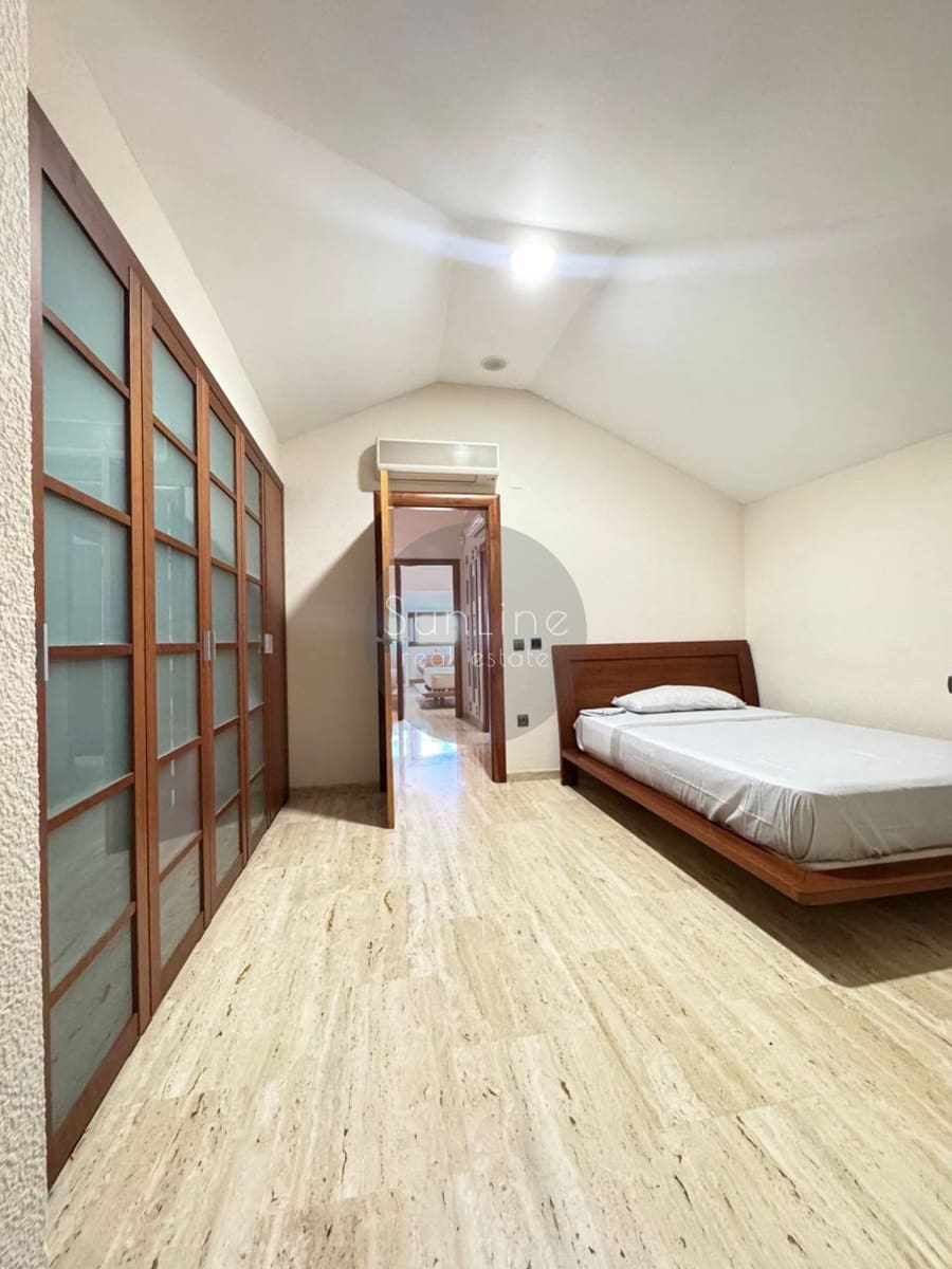 7 soverom Villa til salgs i Torrent med svømmebasseng garasje - € 1 200 000 (Ref: 10175340)