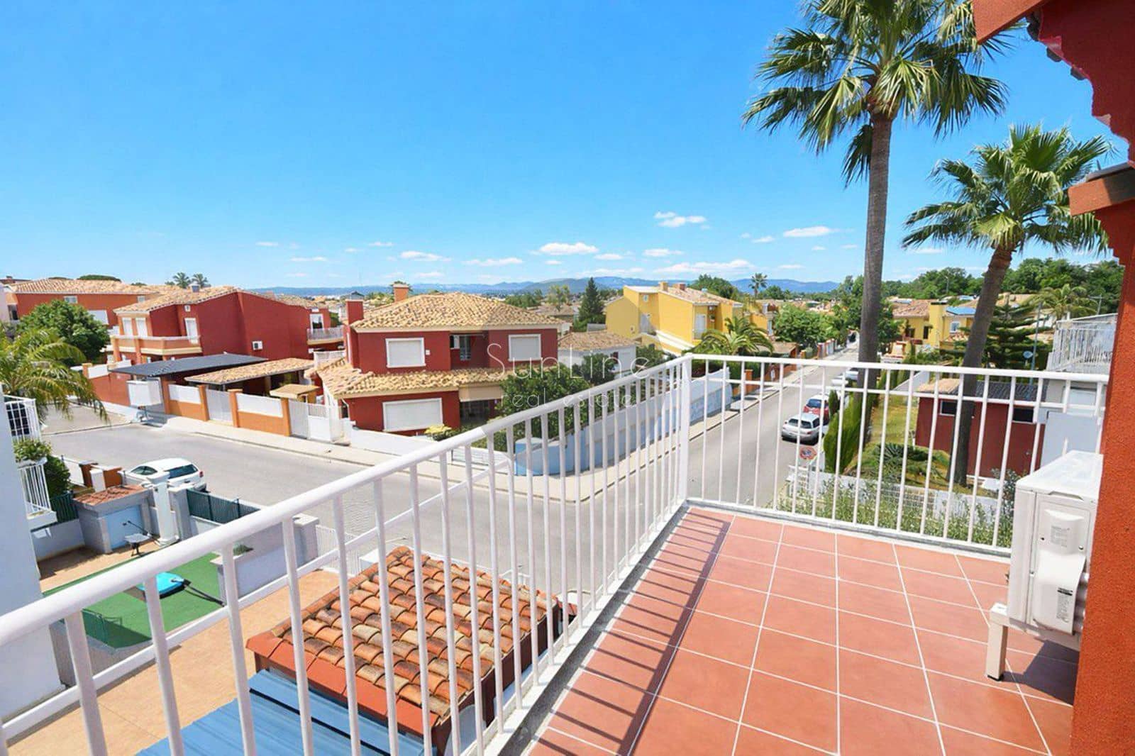 4 soveværelse Villa til salg i Valencia by med swimmingpool garage - € 615.000 (Ref: 10175347)