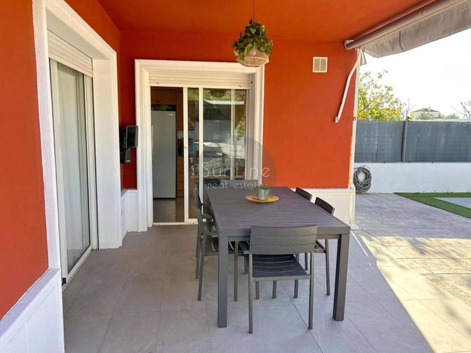 4 soveværelse Villa til salg i Valencia by med swimmingpool garage - € 615.000 (Ref: 10175347)