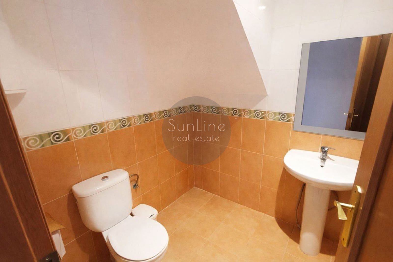 4 soveværelse Villa til salg i Valencia by med swimmingpool garage - € 615.000 (Ref: 10175347)