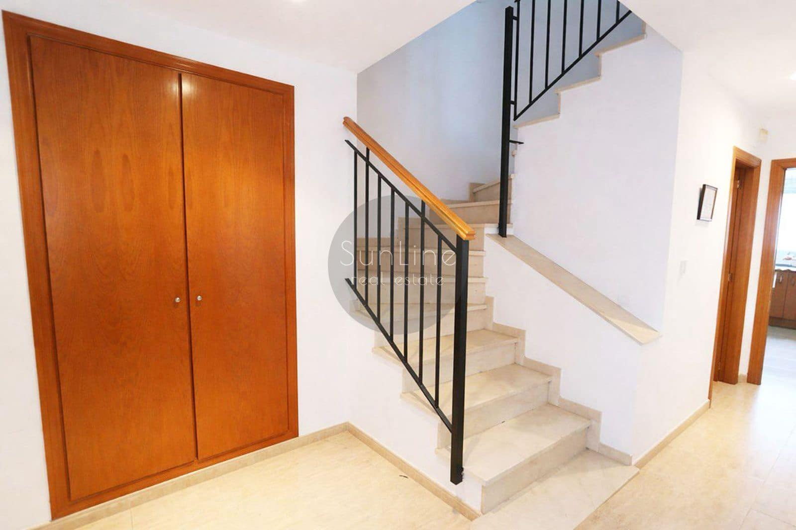 4 soveværelse Villa til salg i Valencia by med swimmingpool garage - € 615.000 (Ref: 10175347)