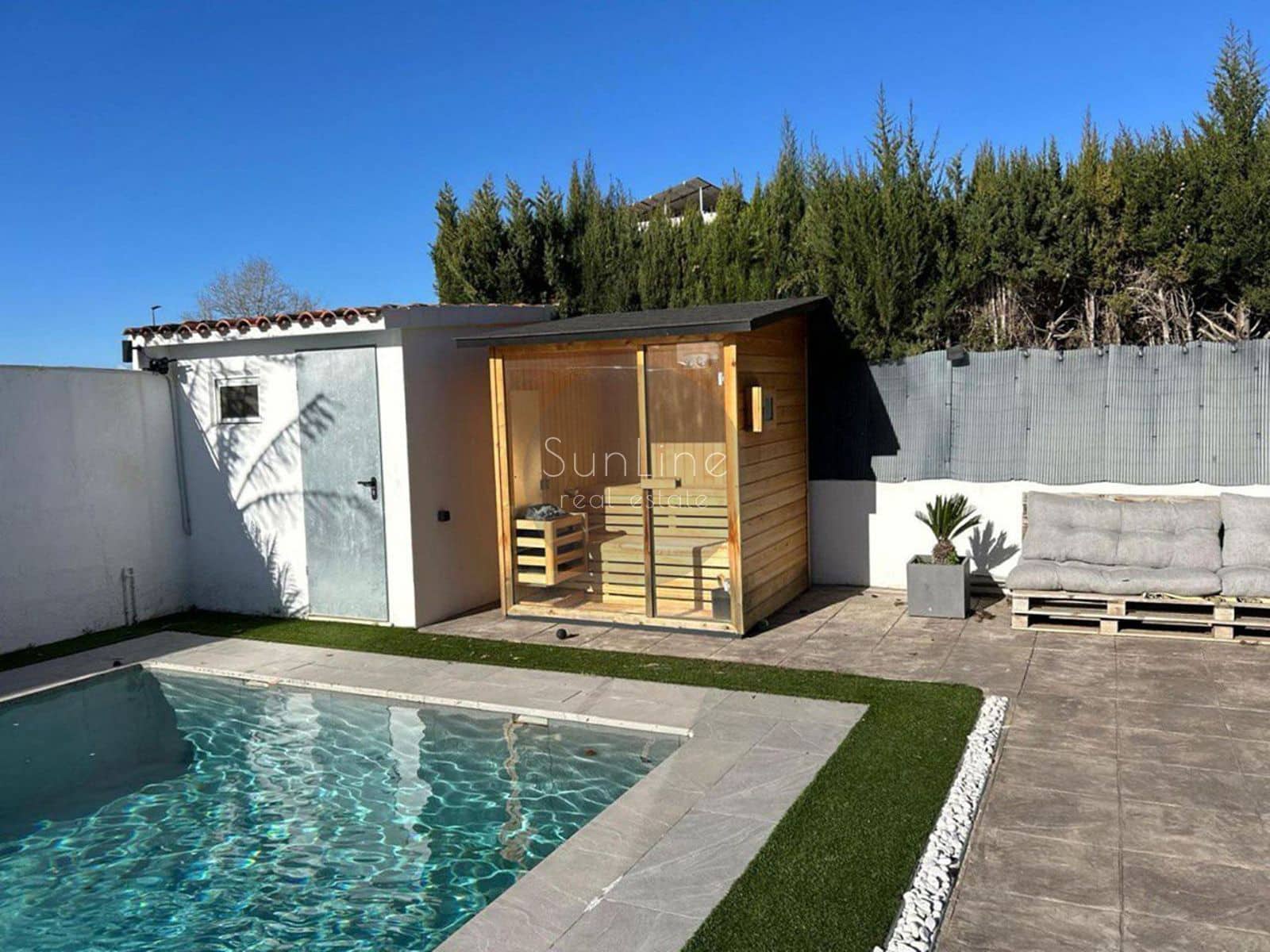 4 soveværelse Villa til salg i Valencia by med swimmingpool garage - € 615.000 (Ref: 10175347)