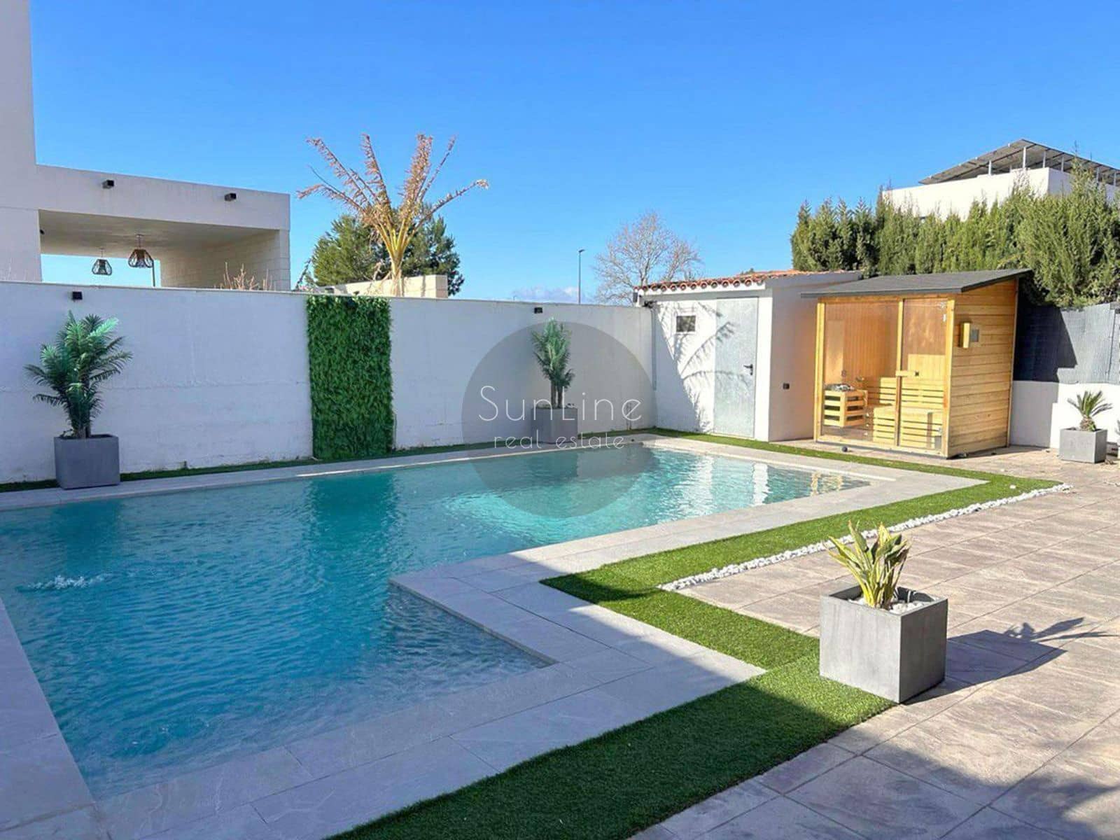 4 soveværelse Villa til salg i Valencia by med swimmingpool garage - € 615.000 (Ref: 10175347)