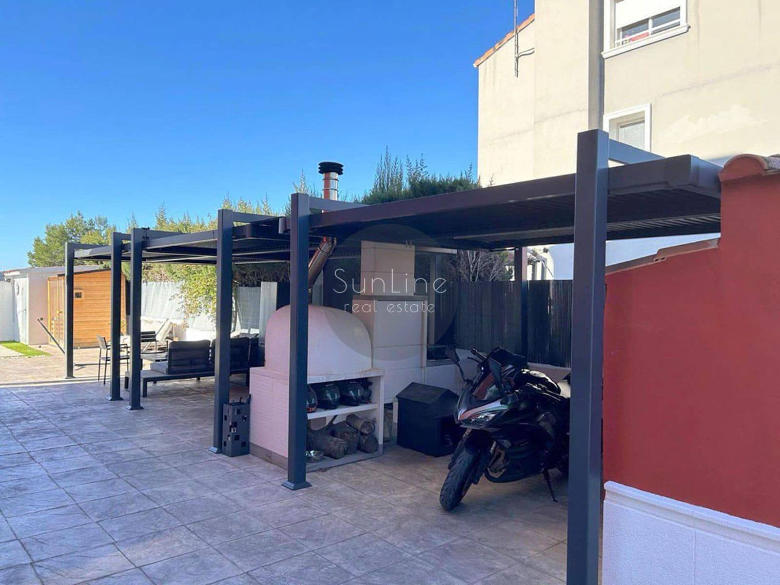 4 soveværelse Villa til salg i Valencia by med swimmingpool garage - € 615.000 (Ref: 10175347)