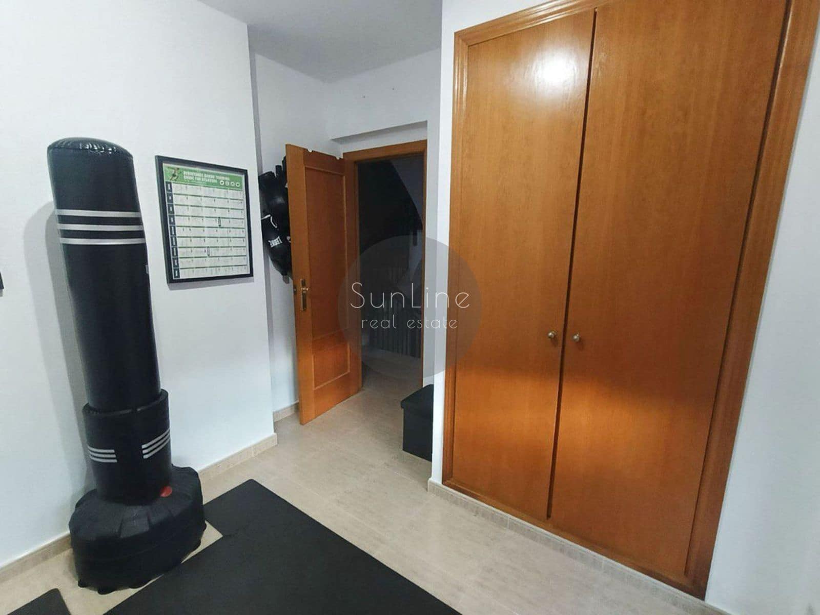 4 soveværelse Villa til salg i Valencia by med swimmingpool garage - € 615.000 (Ref: 10175347)