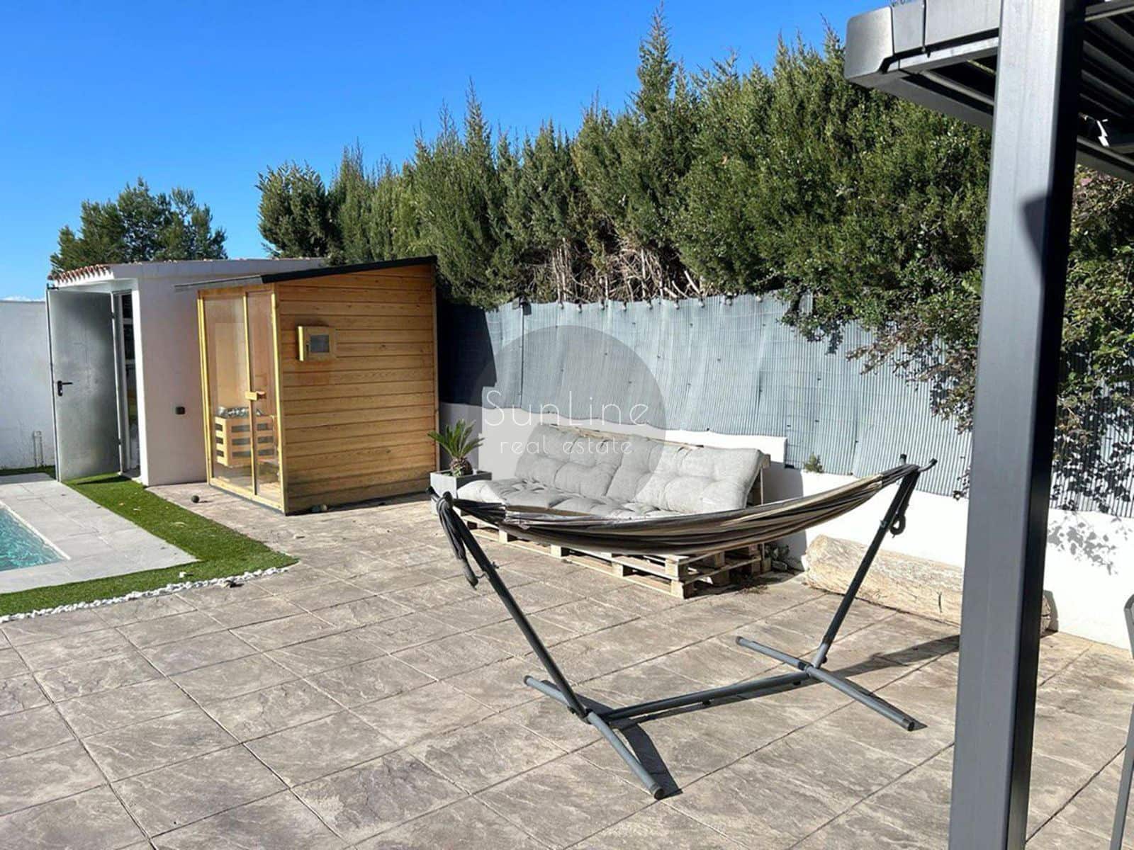 4 soveværelse Villa til salg i Valencia by med swimmingpool garage - € 615.000 (Ref: 10175347)