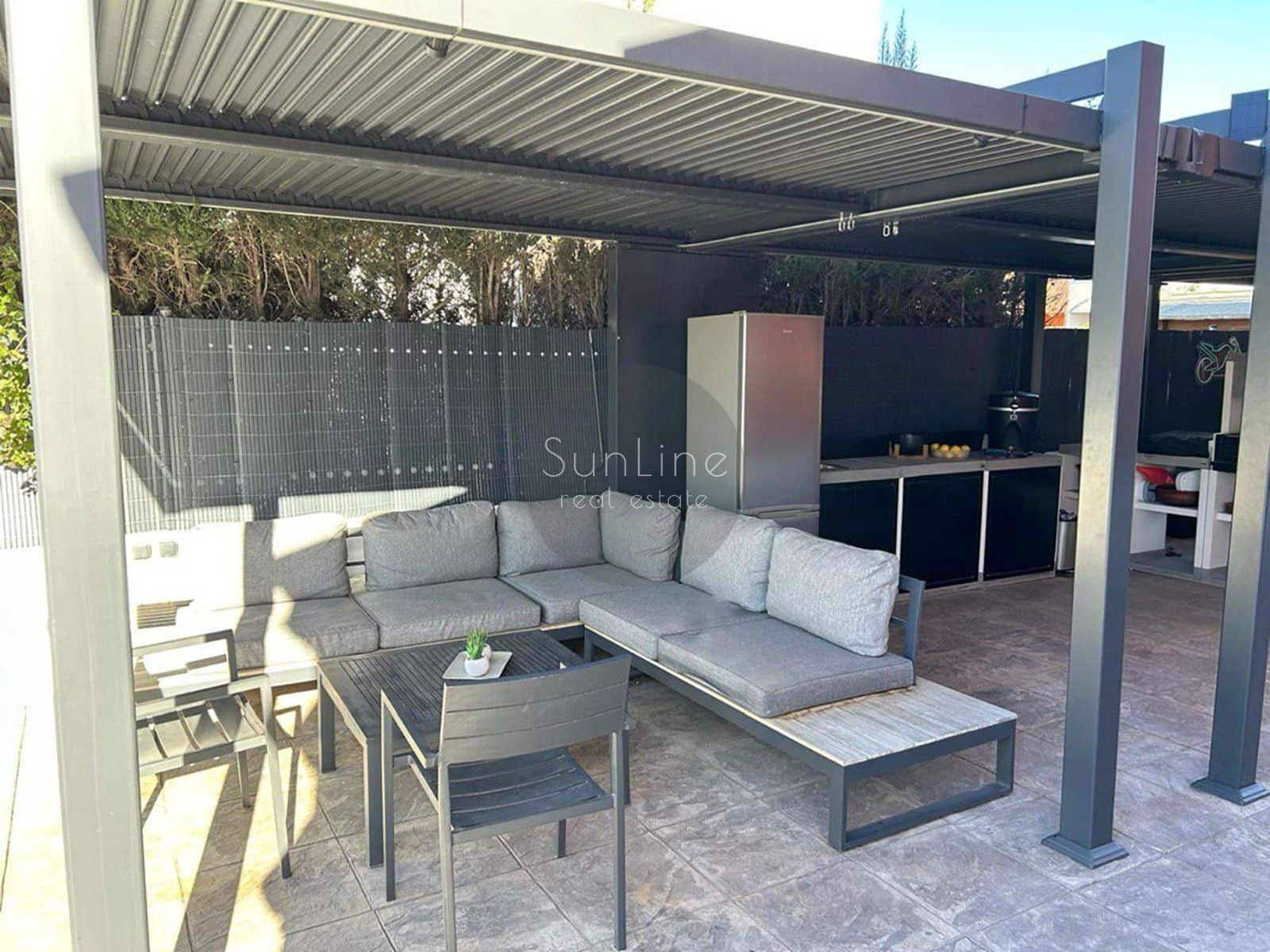 4 soveværelse Villa til salg i Valencia by med swimmingpool garage - € 615.000 (Ref: 10175347)