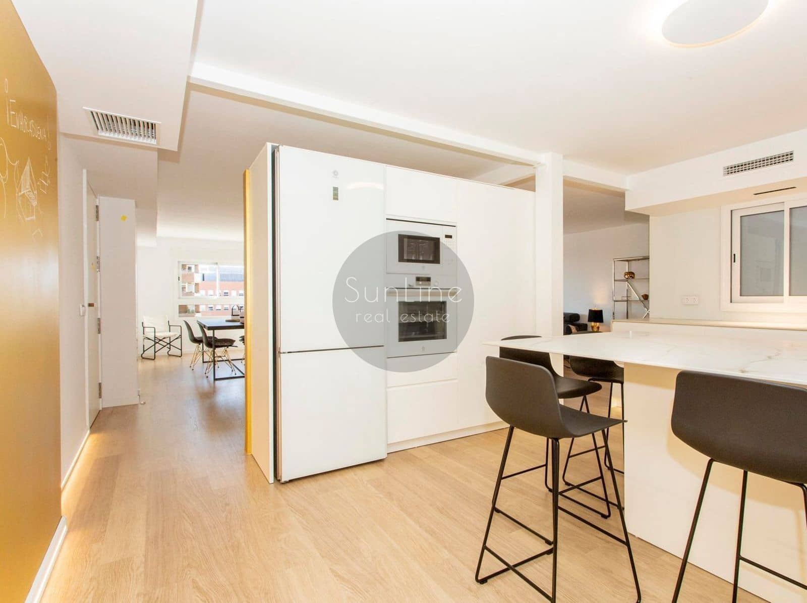 Piso de 3 habitaciones en València ciudad en alquiler con garaje - 2.700 € (Ref: 10179665)