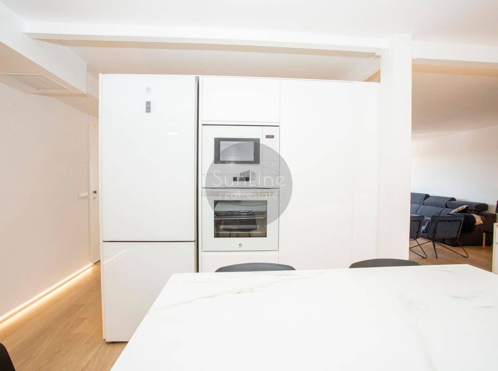 Piso de 3 habitaciones en València ciudad en alquiler con garaje - 2.700 € (Ref: 10179665)